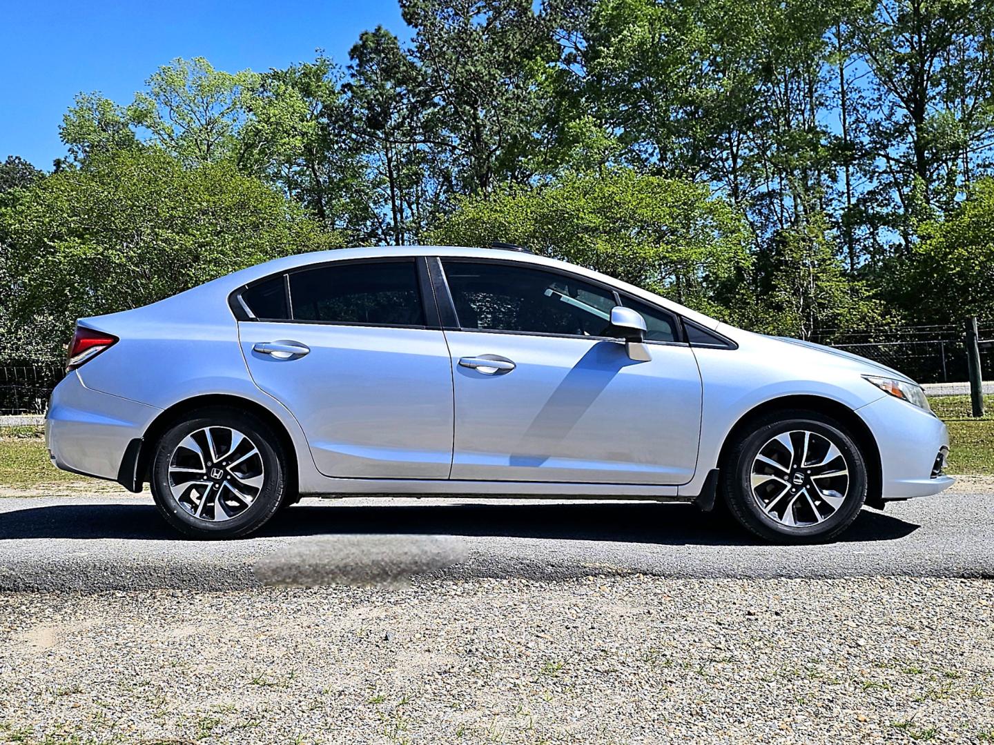 2013 Silver Honda Civic EX-L Sedan 5-Speed AT (2HGFB2F94DH) with an 1.8L L4 SOHC 16V engine, 5-Speed Automatic transmission, located at 18001 Kellogg Rd, Saucier, MS, 39574, (228) 832-1441, 139.421463, -76.641457 - Photo#3